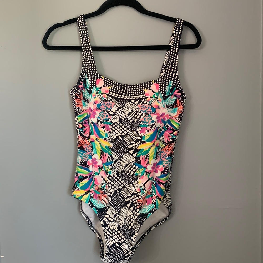 Lands end, one piece swimsuit six long torso